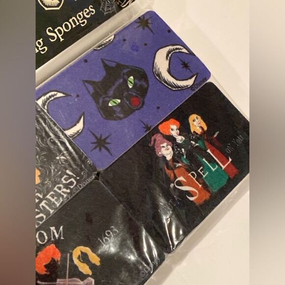 Halloween Decor Lot of 3 Disney Towel, Hocus Pocus Sponges, Table Runner EUC - Picture 6 of 16